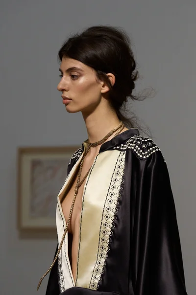 Look 29